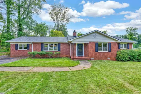 126 Holly Dr, Spartanburg, SC 29301