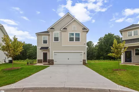 101 Quinn Ln, Fountain Inn, SC 29644