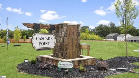 135 Cascade Ln, Seneca, SC 29678 photo 3