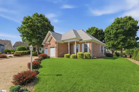 404 Gallop Ct, Greenville, SC 29617