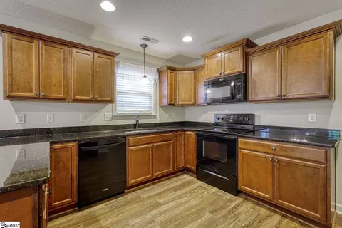 Kitchen - 560 Semillon Ln, Moore, SC 29369 photo 5 of 6