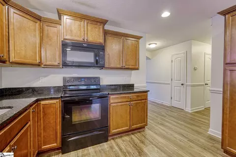 Kitchen - 560 Semillon Ln, Moore, SC 29369 photo 3 of 6