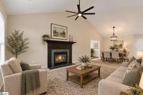Living - 115 Lennox Ln, Easley, SC 29642 photo 1 of 7