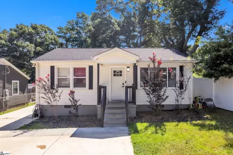 8 Antioch Dr, Greenville, SC 29605