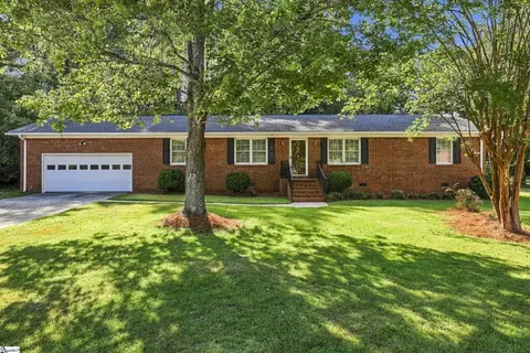 105 Vicksburg Ct, Simpsonville, SC 29681