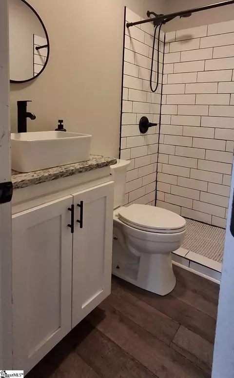 Bath - 153 Cobb St, Easley, SC 29640 photo 2 of 2