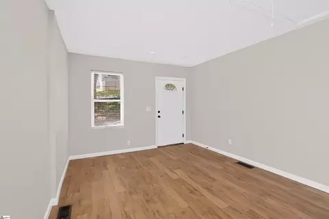 Living - 153 Cobb St, Easley, SC 29640 photo 2 of 4