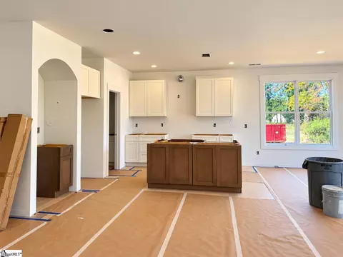 1048 Goodjoin Rd, Campobello, SC 29322 photo 2