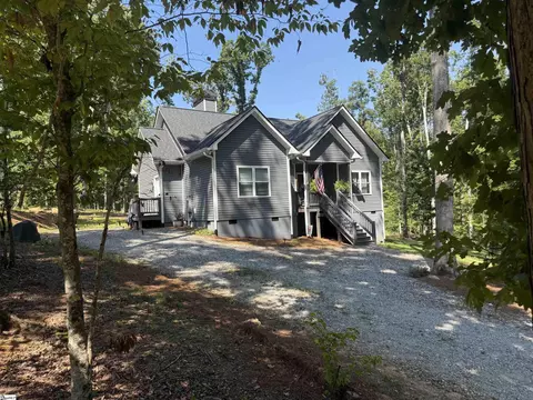 54 Lakeview Rd, Fountain Inn, SC 29644