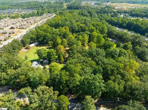 1861 Standing Springs Rd, Greenville, SC 29605