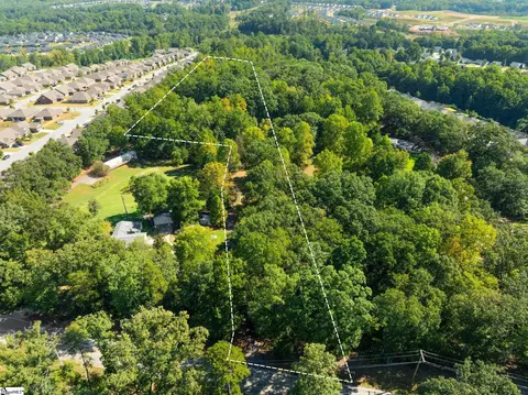 1861 Standing Springs Rd, Greenville, SC 29605