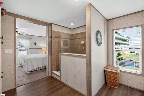 Entry Way - 61 Square Grove Rd, Waterloo, SC 29384 photo 3 of 4