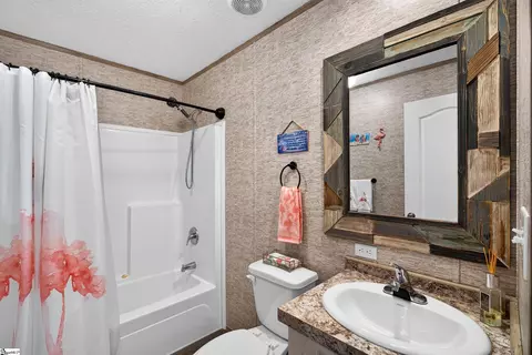 Bath - 61 Square Grove Rd, Waterloo, SC 29384 photo 4 of 4