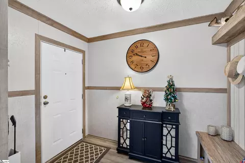 Entry Way - 61 Square Grove Rd, Waterloo, SC 29384 photo 2 of 4