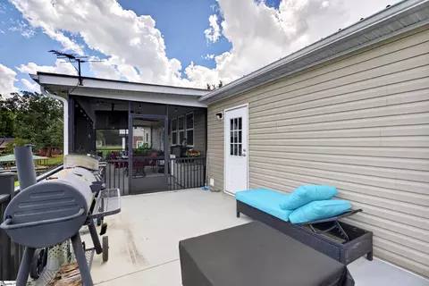 Exterior - 61 Square Grove Rd, Waterloo, SC 29384 photo 6 of 13