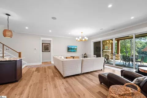 Living - 321 Wake Robin Dr, Sunset, SC 29685 photo 3 of 3