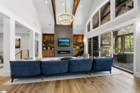 Living - 321 Wake Robin Dr, Sunset, SC 29685 photo 2 of 3