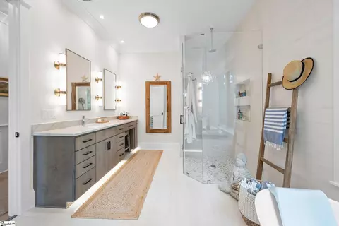 Bath - 321 Wake Robin Dr, Sunset, SC 29685 photo 2 of 10