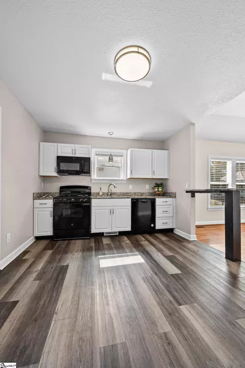 Kitchen - 405 Hill St, Easley, SC 29640 photo 1 of 1