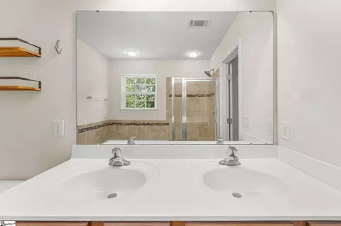 Bath - 132 Hamilton Ct, Easley, SC 29642 photo 3 of 5