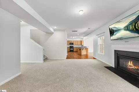 Living - 132 Hamilton Ct, Easley, SC 29642 photo 4 of 4