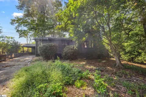 17 Ogden Dr, Greenville, SC 29617