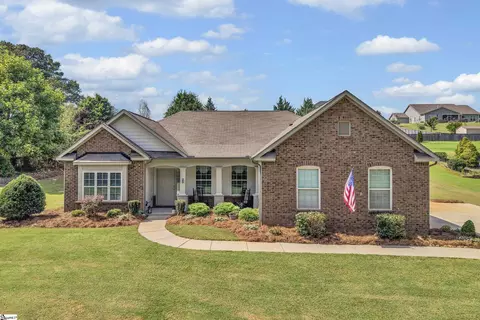 63 Scotts Bluff Dr, Simpsonville, SC 29681
