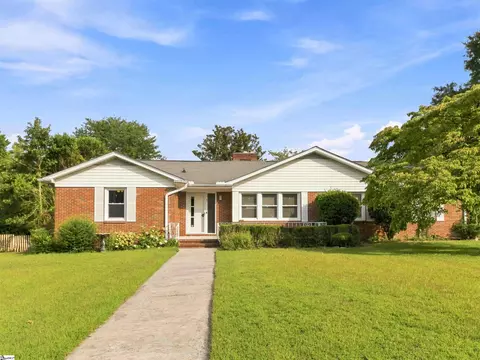 5 Lisa Dr, Greenville, SC 29615