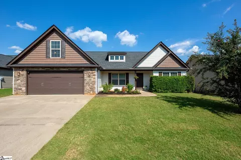 430 Peaksview Dr, Simpsonville, SC 29681
