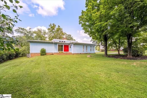 136 Shannon Lake Cir, Greenville, SC 29615
