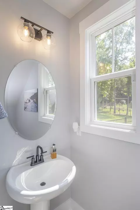 Bath - 1111 Bay Dr, Fair Play, SC 29643 photo 1 of 3