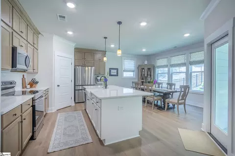 Kitchen - 1111 Bay Dr, Fair Play, SC 29643 photo 1 of 6