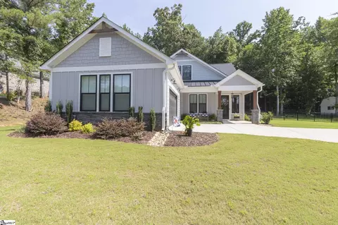 Exterior - 1111 Bay Dr, Fair Play, SC 29643 photo 2 of 12