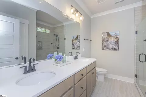 Bath - 1111 Bay Dr, Fair Play, SC 29643 photo 2 of 3