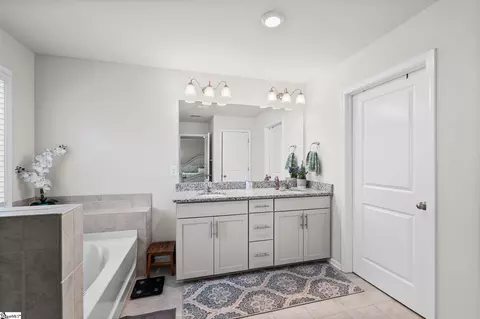 Entry Way - 421 Wildflower Rd, Easley, SC 29642 photo 7 of 8