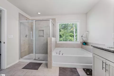 Bath - 421 Wildflower Rd, Easley, SC 29642 photo 2 of 2