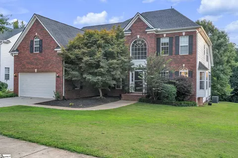 102 Wynterhall Dr, Simpsonville, SC 29681