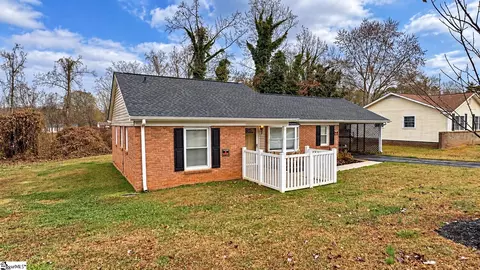 136 Raintree Dr, Spartanburg, SC 29301