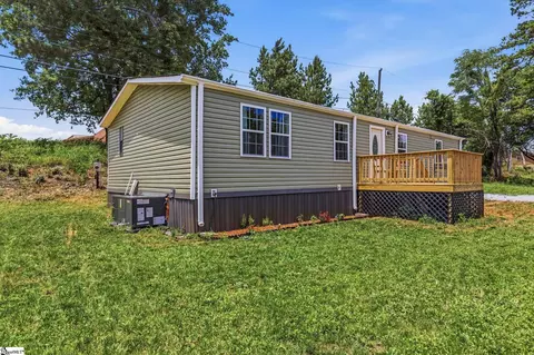 162 Crest Cir, Spartanburg, SC 29302