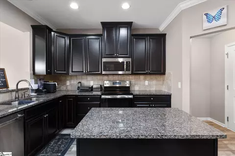 Kitchen - 901 Deephallow Pl, Greer, SC 29651 photo 4 of 4