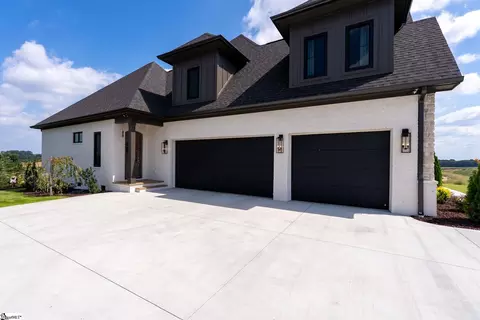 Exterior - 720 Castle Stone Dr, Moore, SC 29369 photo 9 of 10