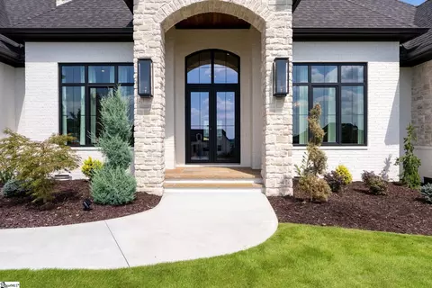 Exterior - 720 Castle Stone Dr, Moore, SC 29369 photo 2 of 10