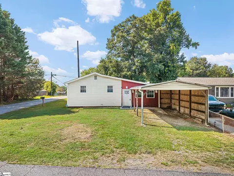 100 Basin Dr, Boiling Springs, SC 29316
