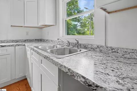 Kitchen - 586 Hickory Dr, Startex, SC 29377 photo 2 of 2
