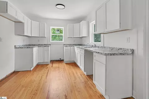 Kitchen - 586 Hickory Dr, Startex, SC 29377 photo 1 of 2