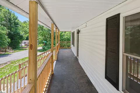 Exterior - 586 Hickory Dr, Startex, SC 29377 photo 3 of 3