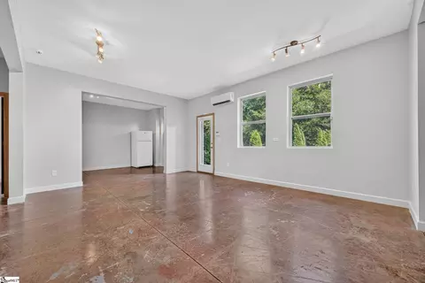 Living - 405 Rowley Ct, Easley, SC 29642 photo 1 of 1