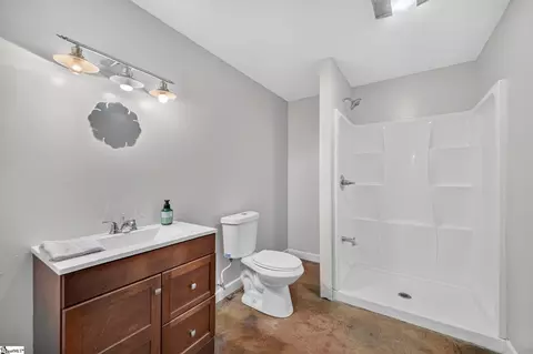 Bath - 405 Rowley Ct, Easley, SC 29642 photo 2 of 3