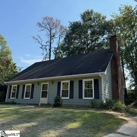 107 Ikes Ct, Taylors, SC 29687