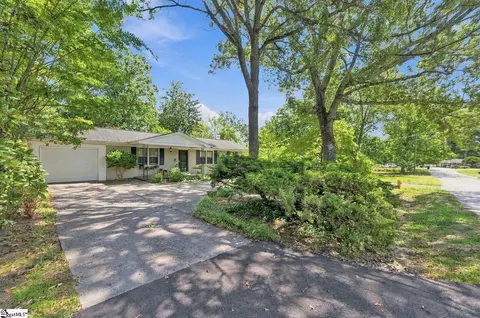 7 Thames Dr, Taylors, SC 29687
